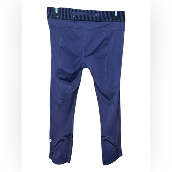 Lululemon Run Inspire Crop II Leggings – Blue Stripe Cadet, Size 6 - Picture 3 of 3